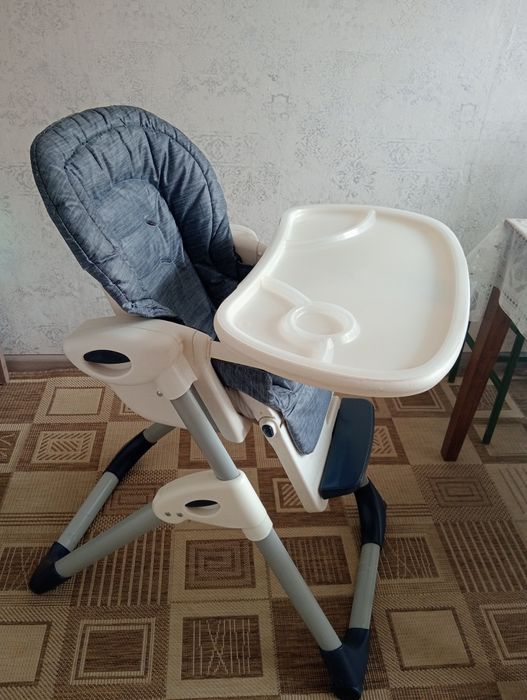 Детский стульчик для кормления