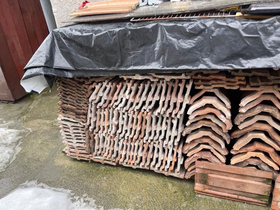 Tiglă - 2000 buc + coame - 100 buc