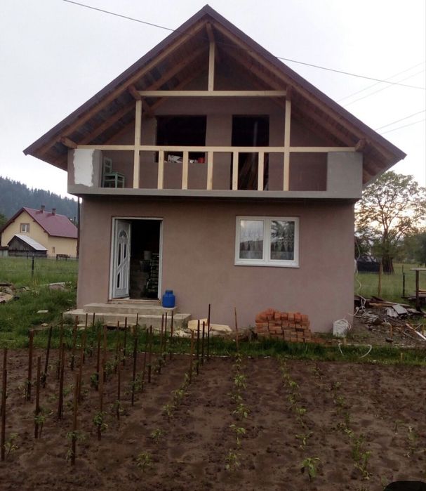 Vând case pe structură metalică și panouri sendwich