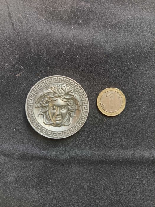 Магнити и медальони