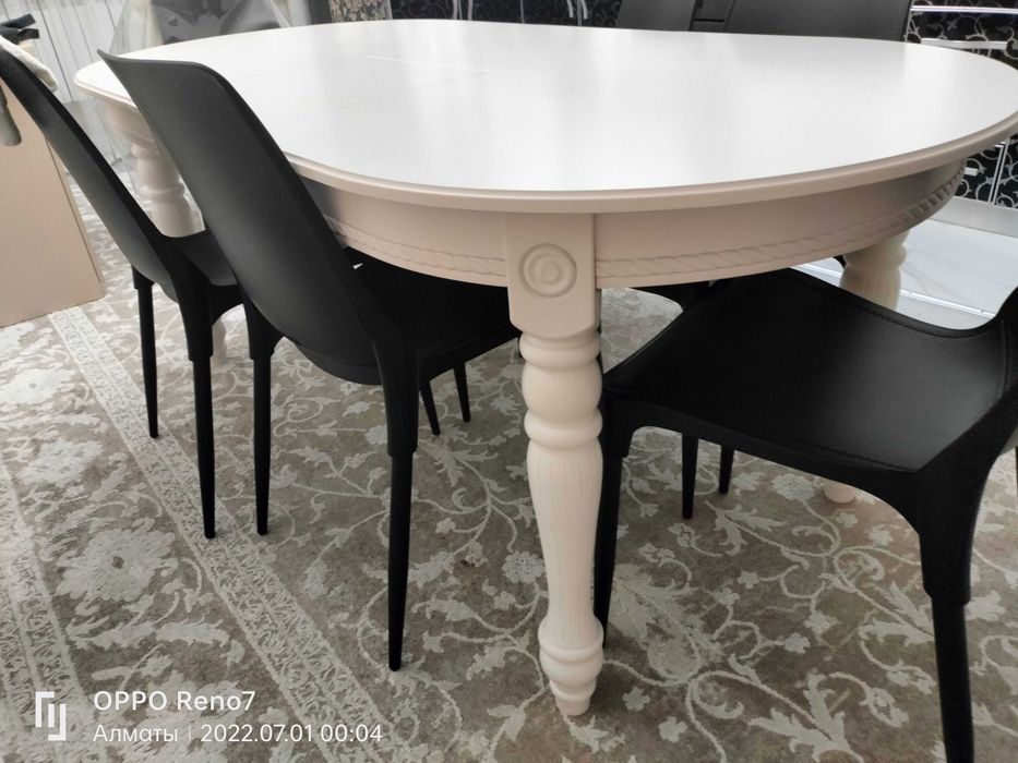 Стильные, красивые стол brand Shanel