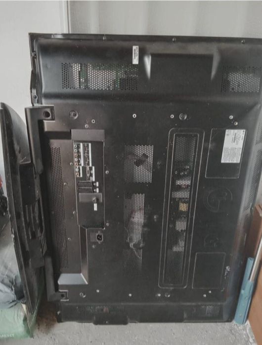 Продам Телевизор LG  на запчасти