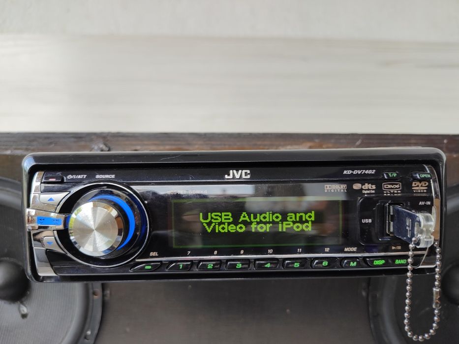 Висок клас JVC KD-DV7402
