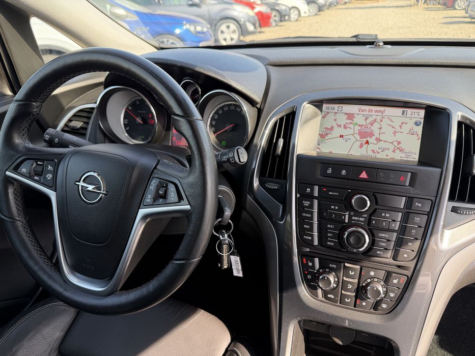 Opel Astra J COSMO 1.7CDTI 2013 Euro 5 Clima/Navi/Bi Xenon/Daylight Led