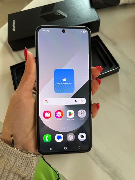 Galaxy ZFlip 6- нов с гаранция