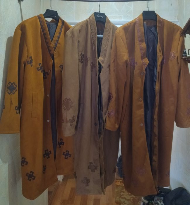 Национальный Каракалпакский чапан с головным убором, есть три вида