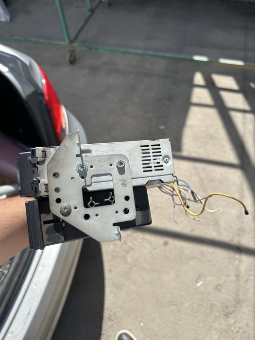 Продам магнитолу Alpine