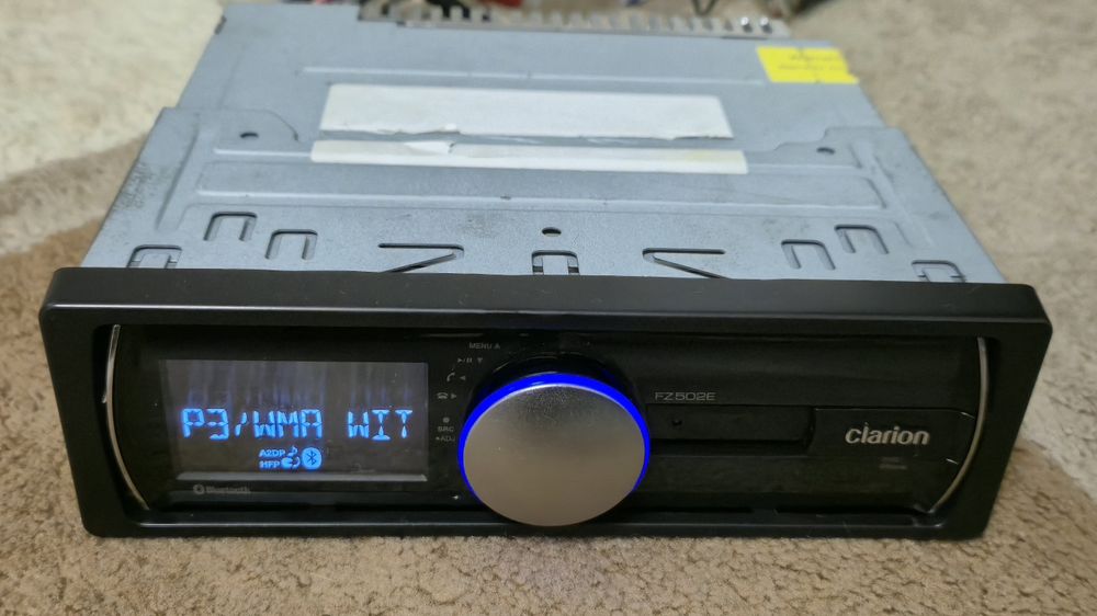 Player / Casetofon auto Clarion FZ502E