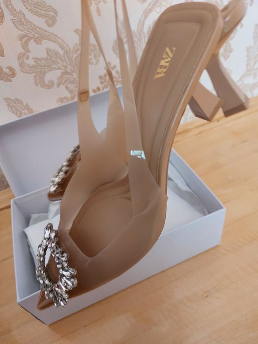 Продаётся обувь от Zara,