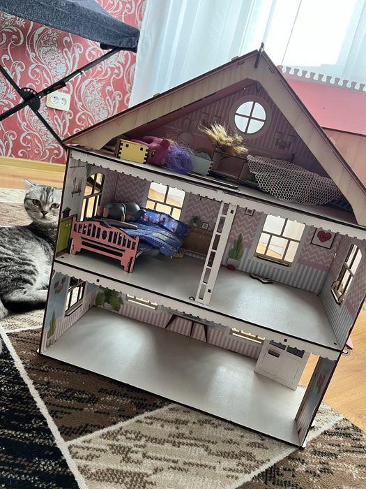 Домик для куклы двухэтажный