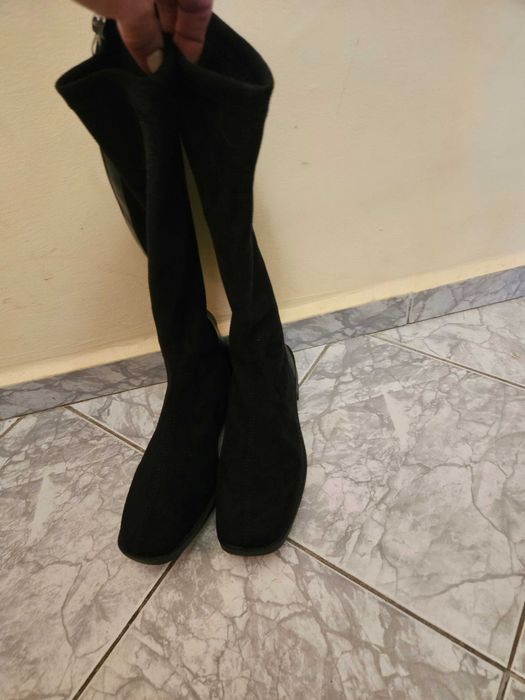 Продавам дамски ботуши