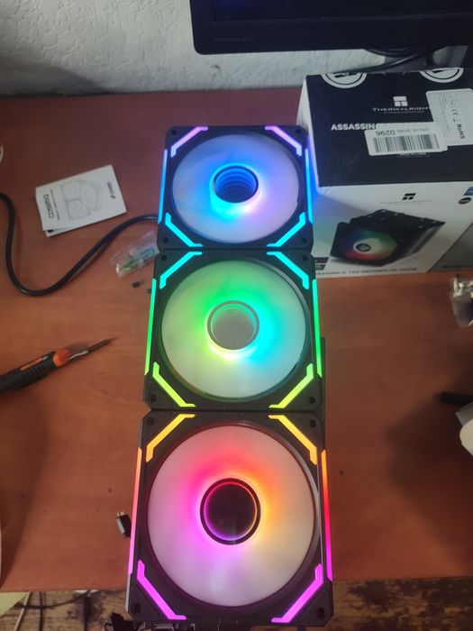 Set ventilatoare argb tip Lianli Unifan,daisy chain,la cutie,negre,S.