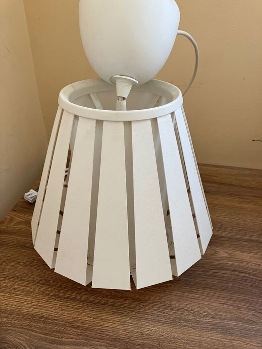 Висяща таванна лампа