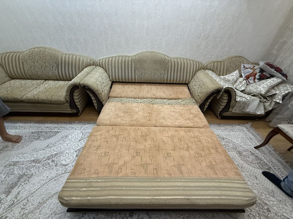 Продается комплект диванов