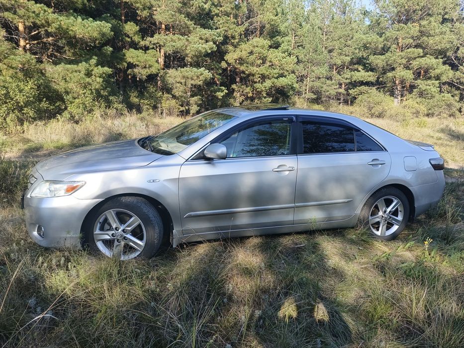 Продам Тойоту камри