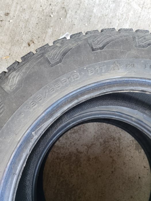 Продам зимние шины r15