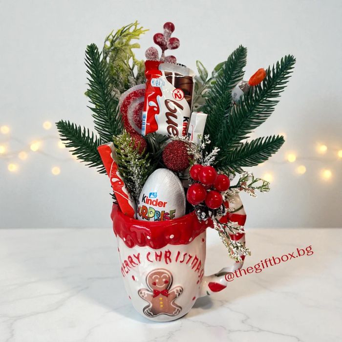 Коледна чаша декор и сладост