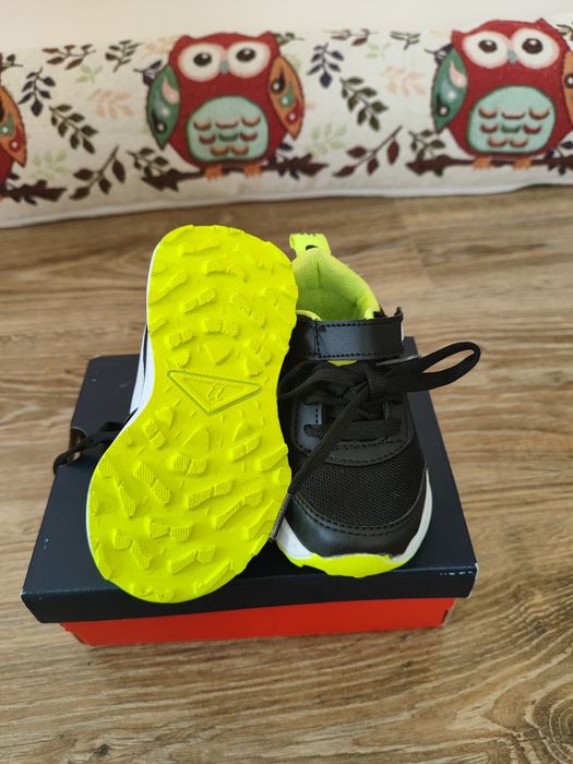 Маратонки Nike, 22ри номер, чисто нови