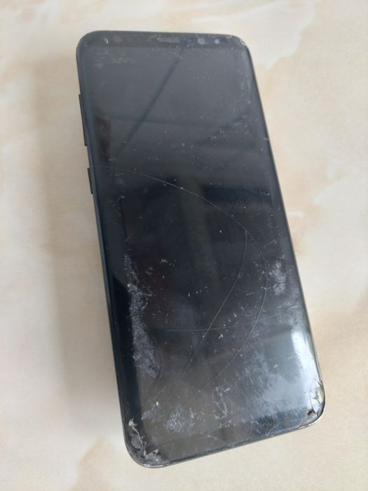 [S8+] Vând Samsung Galaxy S8 Plus Black (pentru piese) //poze reale