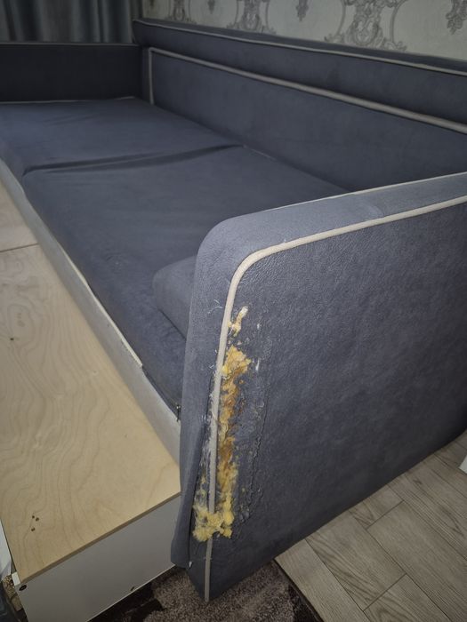 Бесплатно отдам диван