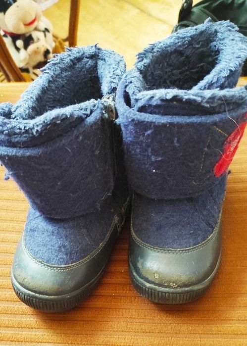 Продаю детскую обувь