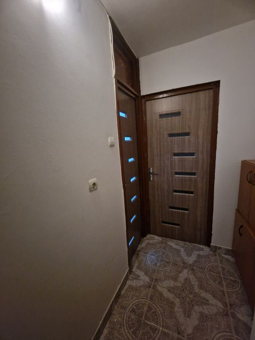 Închiriez garsoniera zona centrala in spate la Jolly