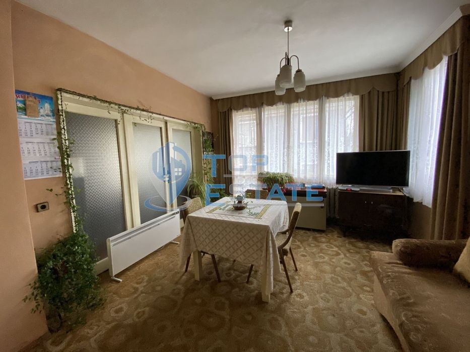 Продава се Къща в Елена - 420 кв.м за 250 €/кв.м - Снимка #4