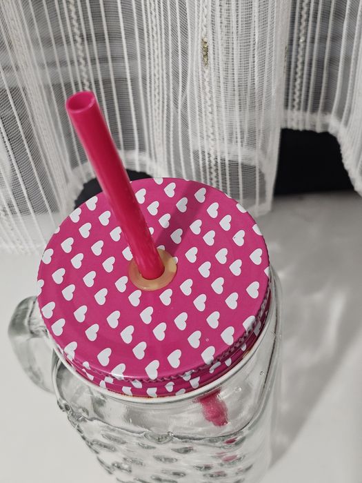 Vabd cana din sticlă groasă cu capac și pai.