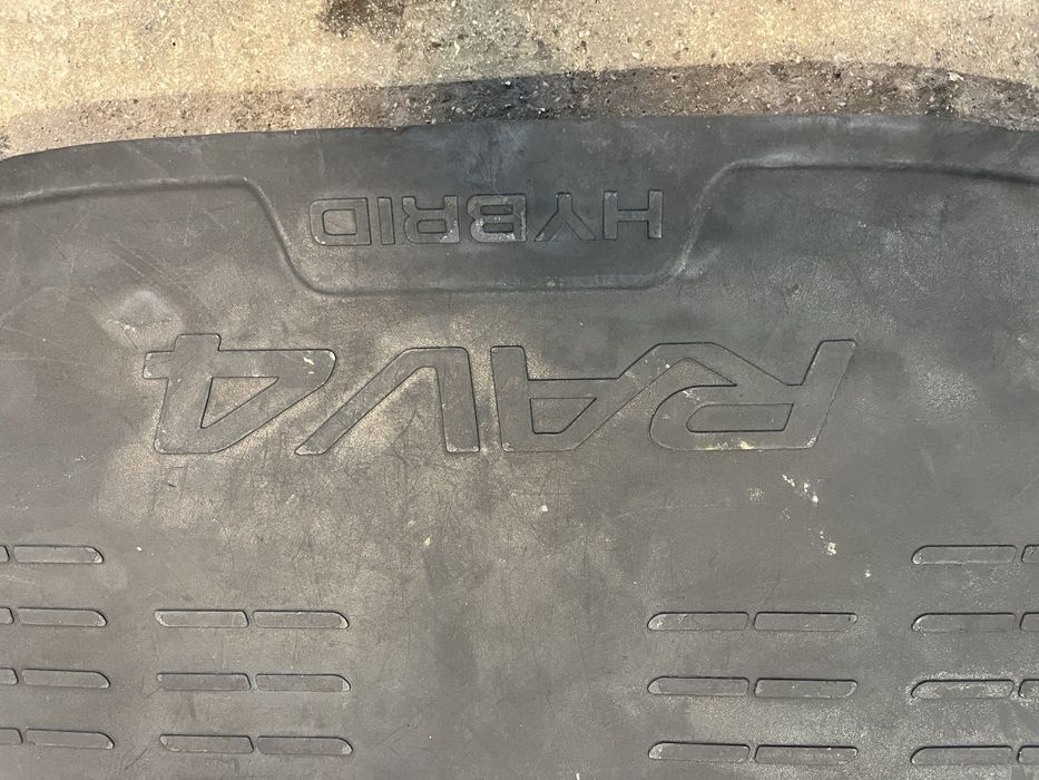 стелка за багажник TOYOTA