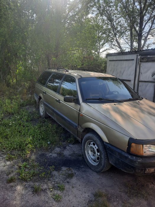 Продам пассат б3 1.8 универсал 1989г.в.