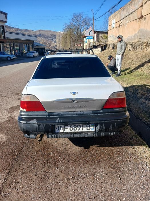 Нексия 1 сотилади яхши холатда ок ранг 2004 йил