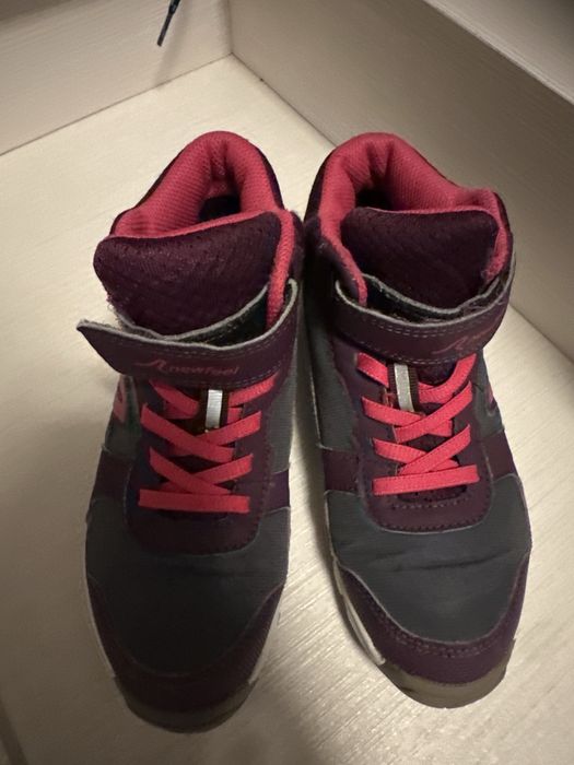 Bocanci si adidasi roz Decathlon marimea 32