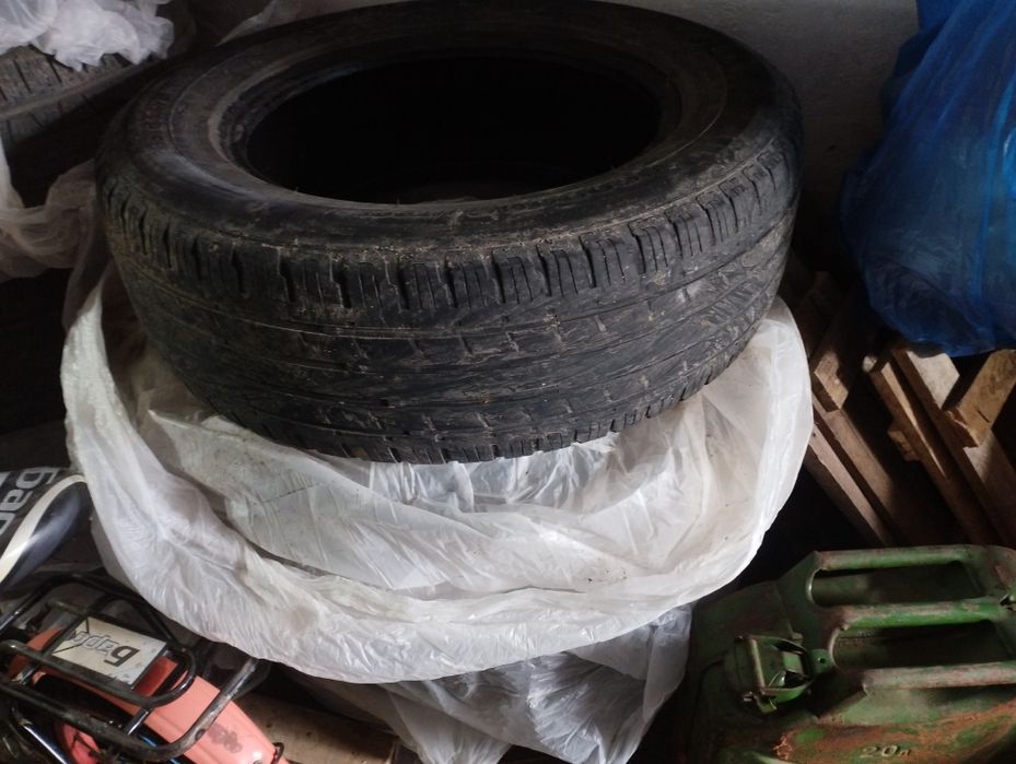 Шины на R17 продам 35000