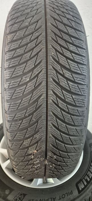 Оригинални  джанти за BMW със зимни гуми Michelin 225/60R18