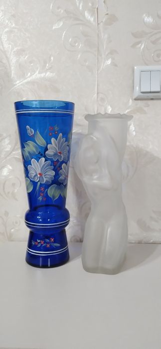 Стеклянные вазы для цветов