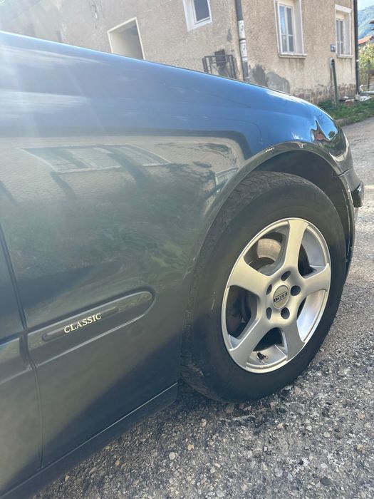 Мерцедес с220 2001 година