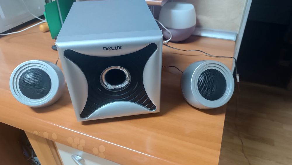 Subwoofer delux și două boxe delux