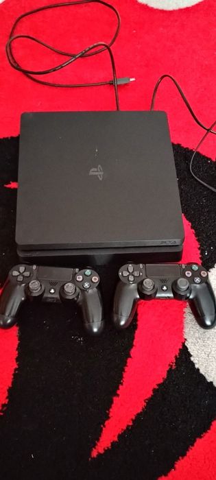 Vând Consola PlayStation 4