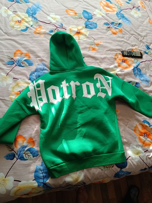 Продавам нов мъжки комплект размер L  на ТОП  ЦЕНА