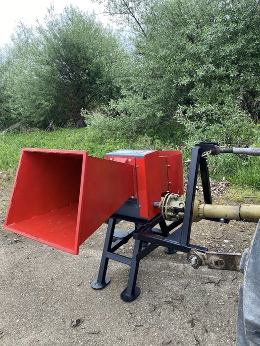 Tocător crengi dupa tractor T90
