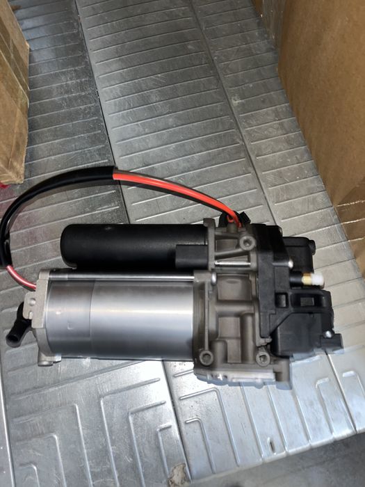 Compresor perne aer audi q7 porsche cayenne 3 a8 d5 a7 c8 a6 c8 nou cr