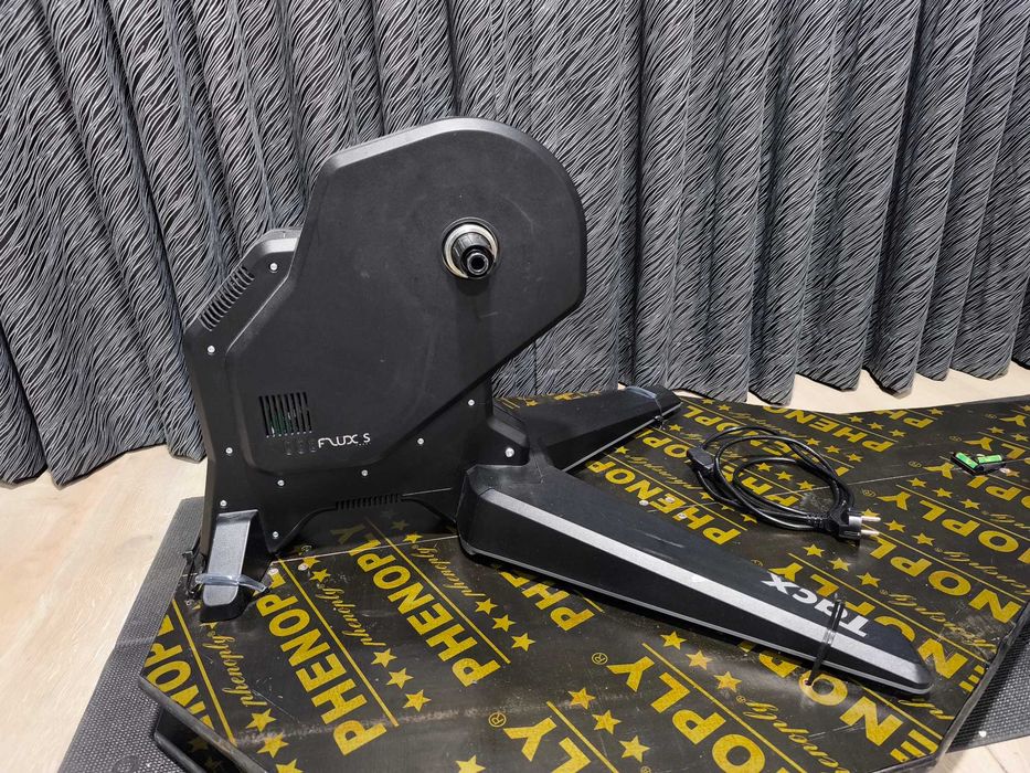 Tacx FLUX S Smart Trainer + Rocker Plate гр. Димитровград • OLX.bg