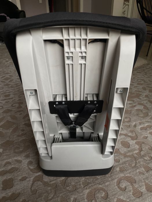 Chicco автокресло