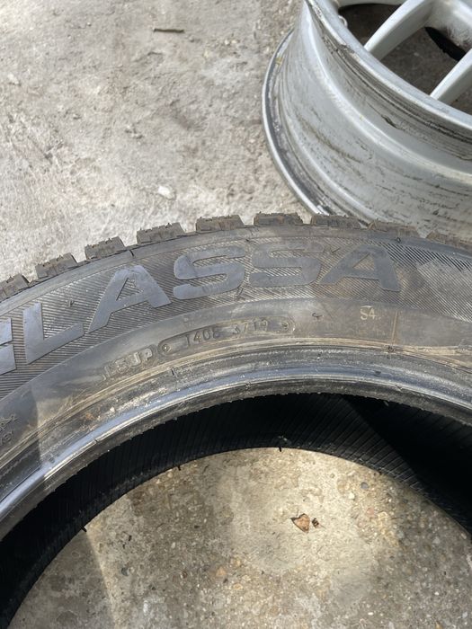 Зимни гуми Lassa.