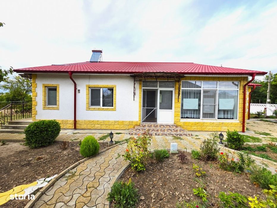 Casa cu 3 camere si garaj - teren 1180 MP - Oituz, jud. Constanta