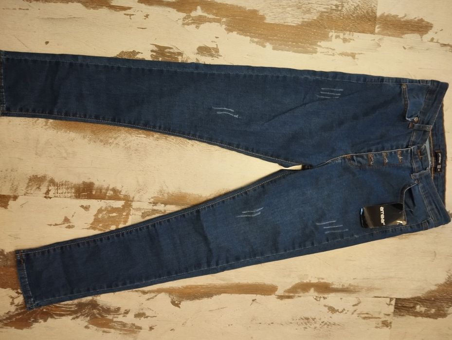 Нови дамски сини дънки