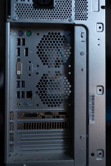 Компютър Intel Core i7-6700 (NVIDIA GeForce GTX 1650 4 GB). RAM: 16 GB DDR4