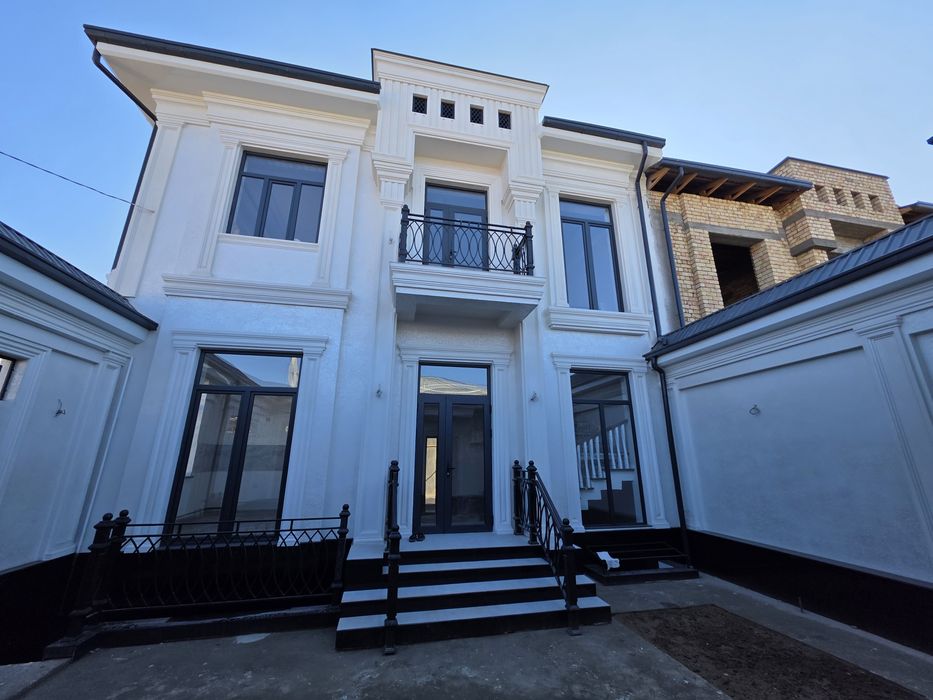 Uy sotiladi ipodrom tarafda