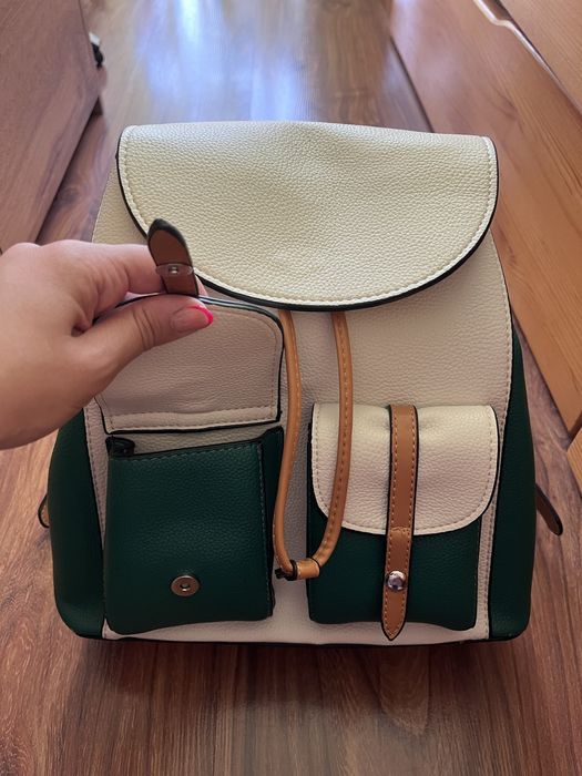 Дамска кожена раница