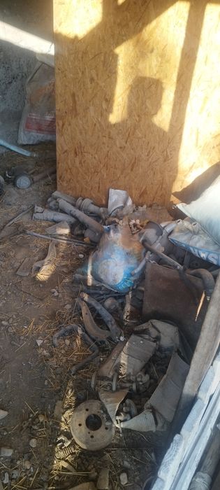 Запчасти на Ниссан лаурель